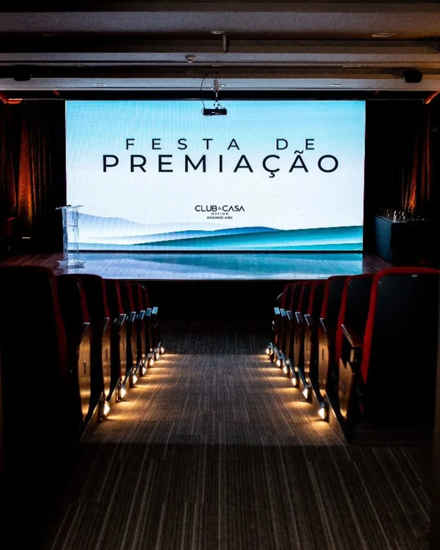 Telão da Festa de Premiação Club & Casa no auditório